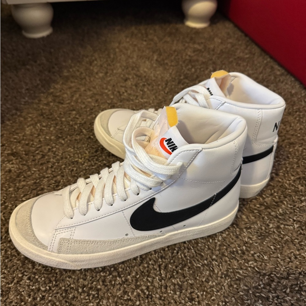 Nike White and Black High-Tops